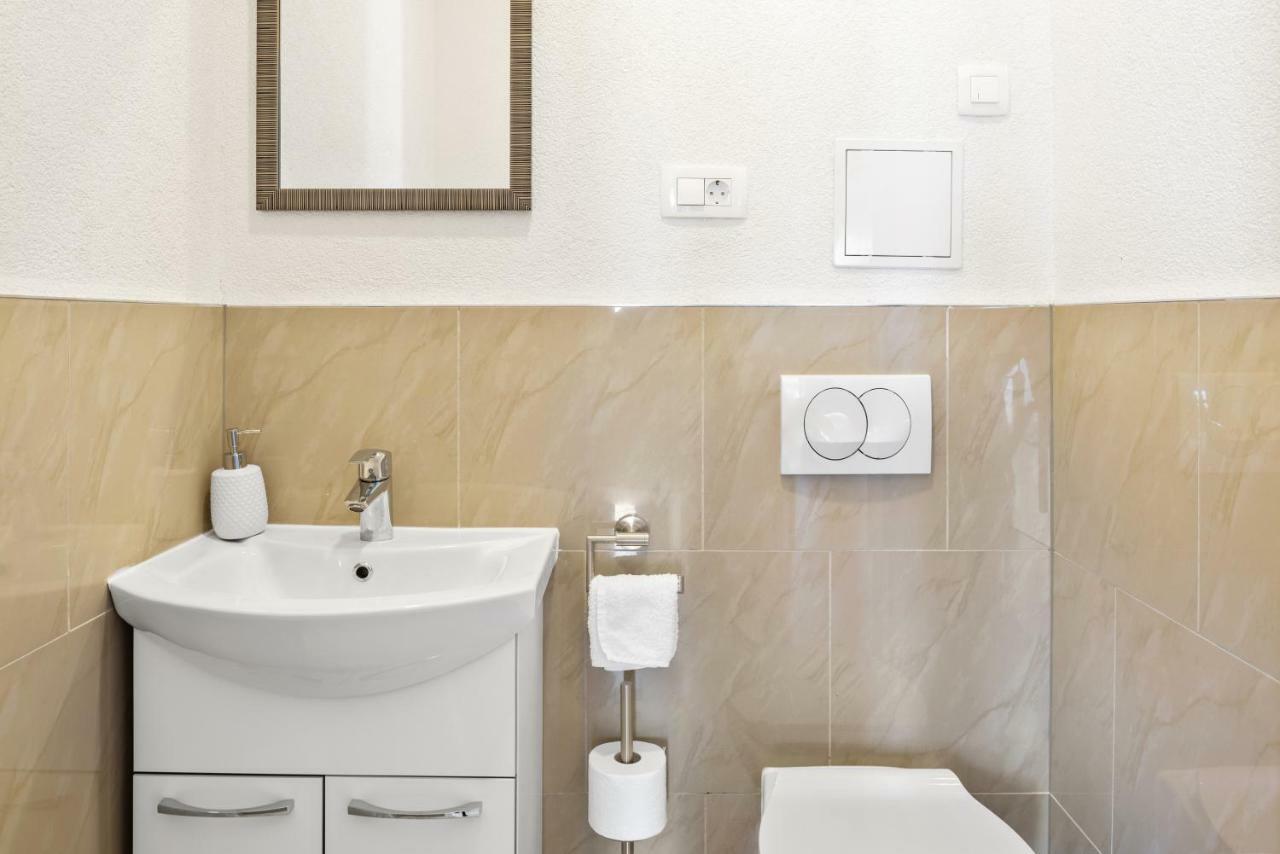 Aaa Anic Amazing Apartments Deluxe สปลิท ภายนอก รูปภาพ