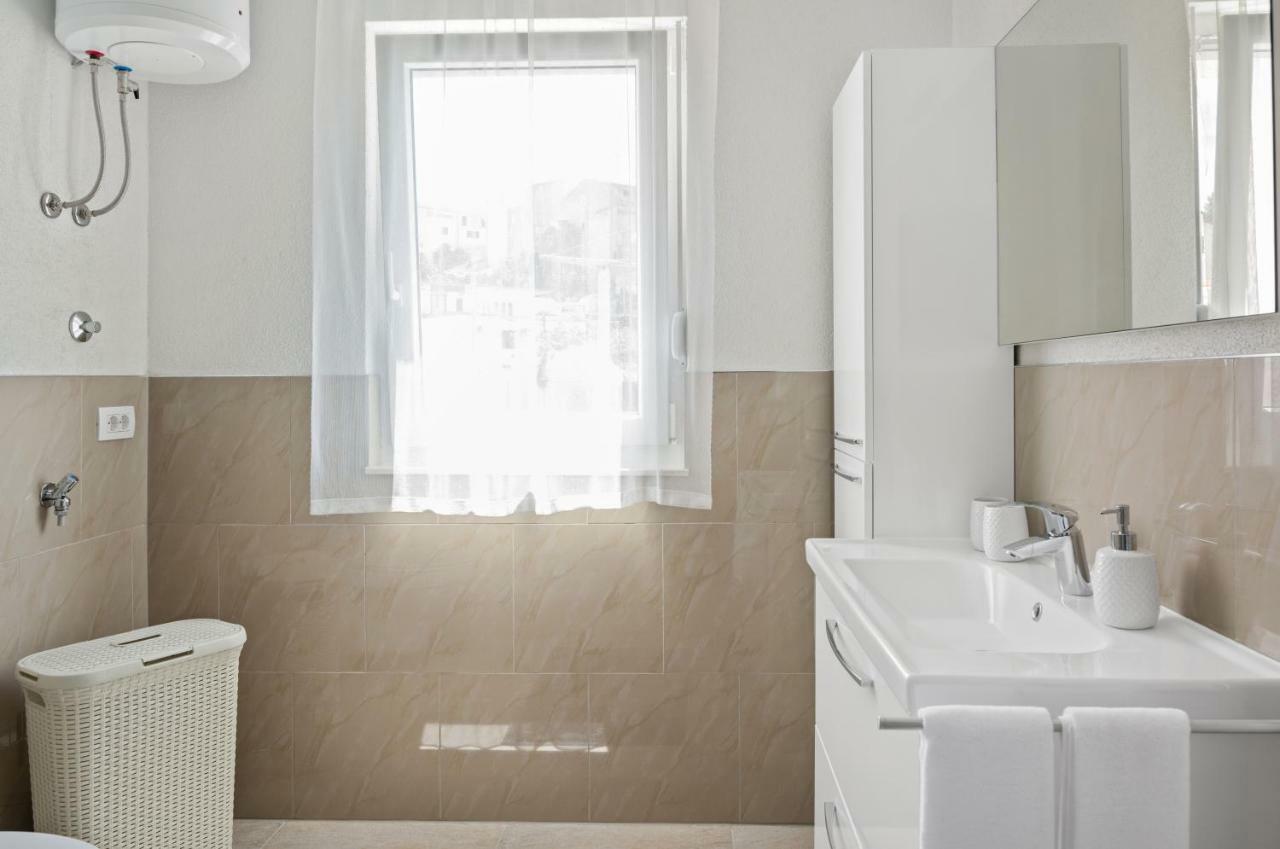 Aaa Anic Amazing Apartments Deluxe สปลิท ภายนอก รูปภาพ